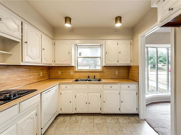 2nd image of 1728 Elizabeth Dr