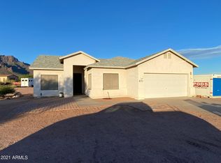 671 S Sixshooter Rd, Apache Junction, AZ 85119