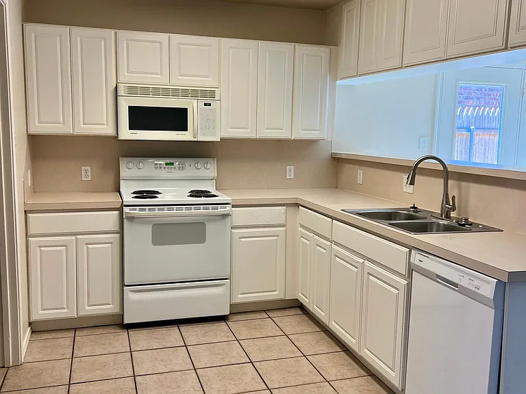 406 Kline Ave — Photo 4