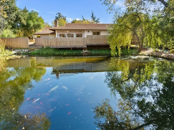 14 Laguna Robles, Carmel Valley, CA 93924