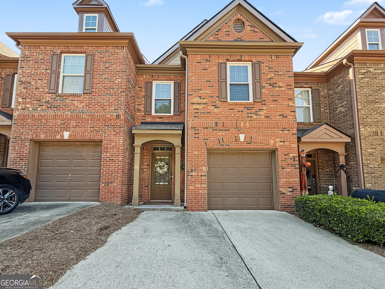 3 bed, 2.5 bath, 1818 sqft, $2,200 — Photo 1