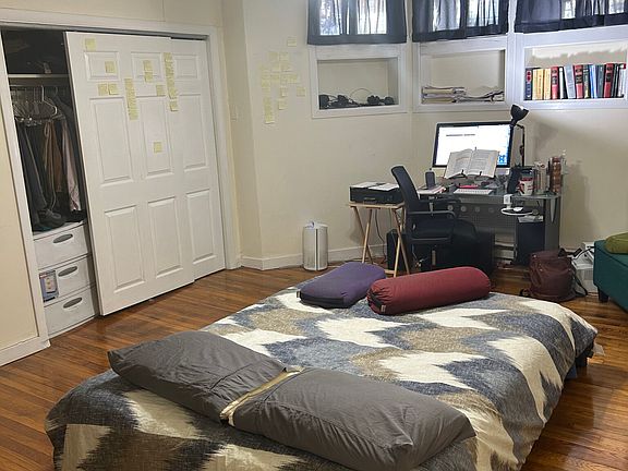2nd image of 857 Beacon St #2