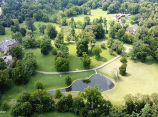 802 Evergreen Rd, Anchorage, KY 40223