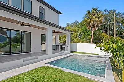 3202 W La Salle St — Photo 10