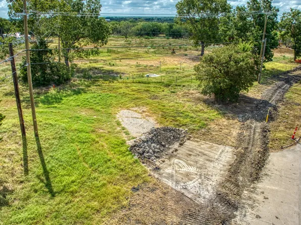 3710 Ensign Rd, Ennis, TX 75119