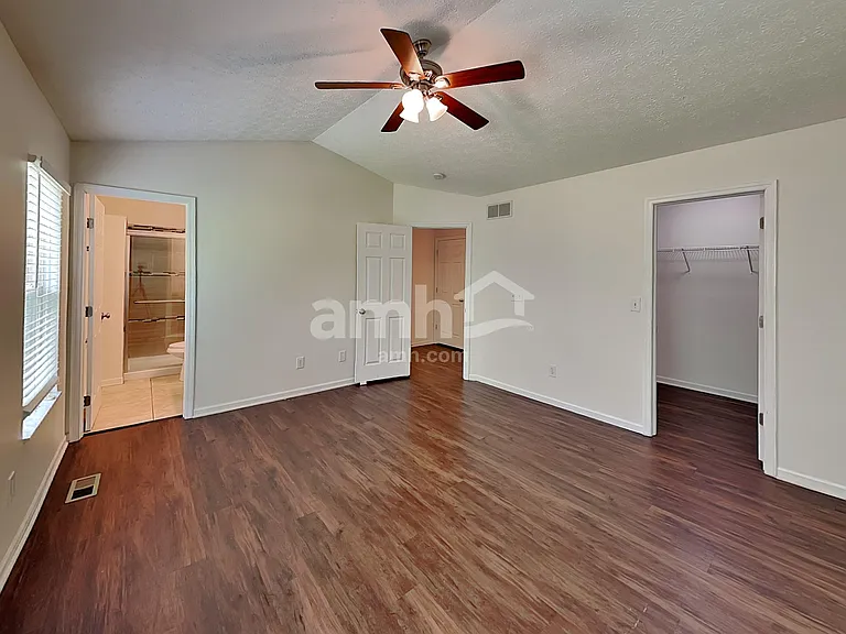 640 Norfolk Sq S — Photo 9