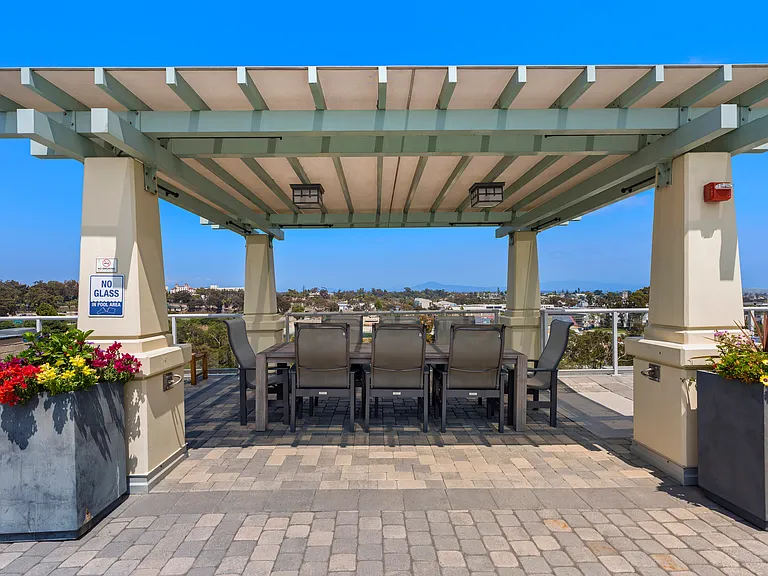 850 Beech St #820 — Photo 32