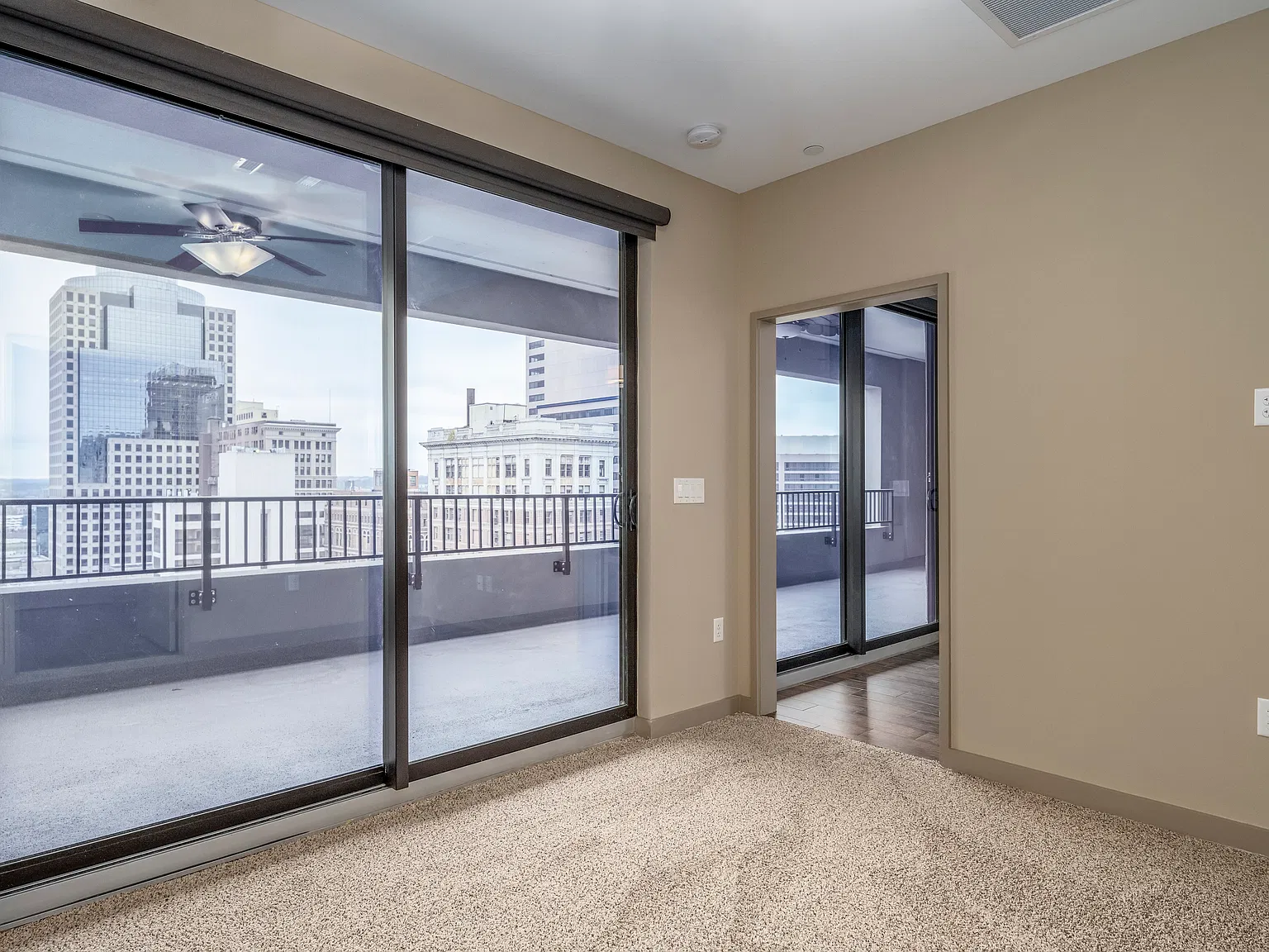 AT580 Apartments — Photo 4