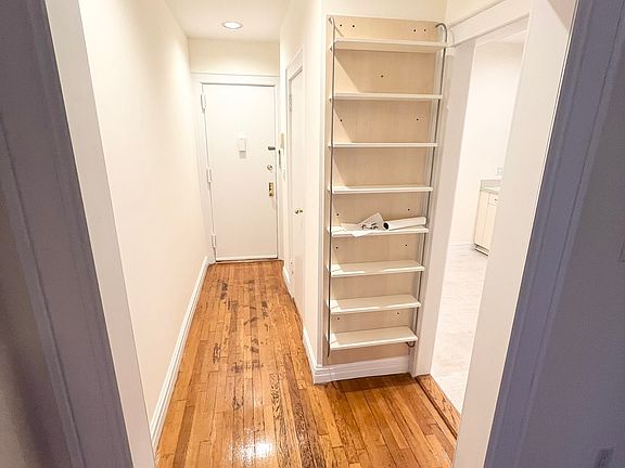 2nd image of 2328 31st Ave APT 4