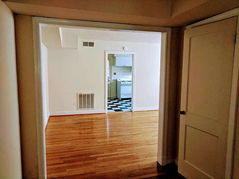 3532 Floyd Avenue — Photo 9