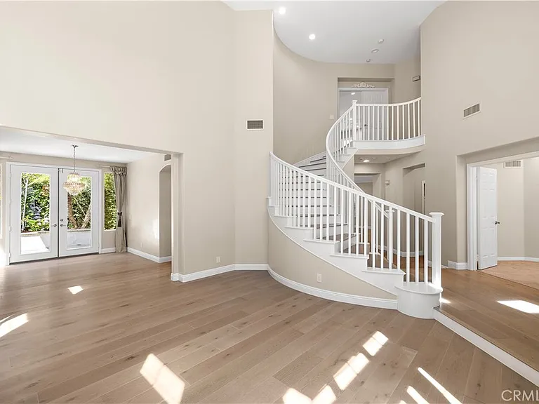5 Jackson Ct — Photo 2