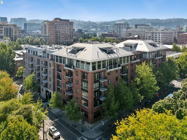 1030 NW Johnson St APT 323, Portland, OR 97209