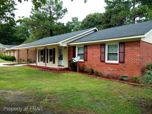 1563 Boros Dr, Fayetteville, NC 28303