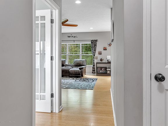 4th image of 2630 Elderberry Dr