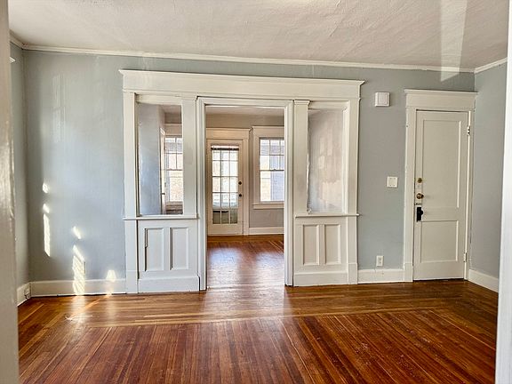 3rd image of 21 Bloomfield St