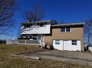 31 Courson Hill Rd, Washington, PA 15301