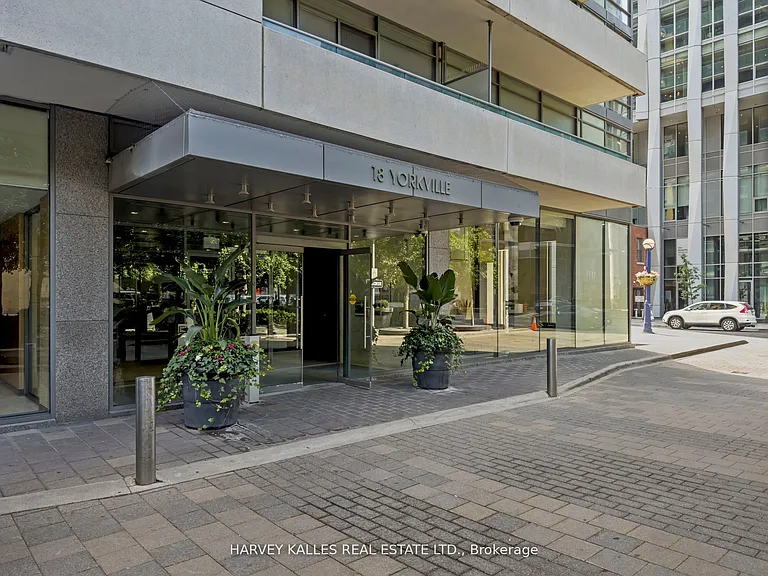 18 Yorkville Ave #1606 — Photo 2