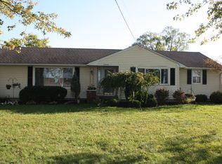 3940 Saunders Settlement Rd, Sanborn, NY 14132