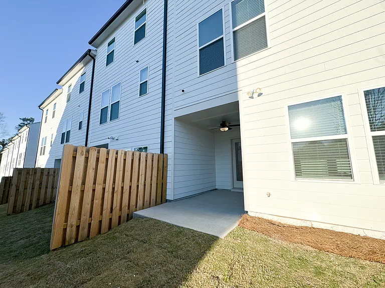 3217 Bateman Dr — Photo 6