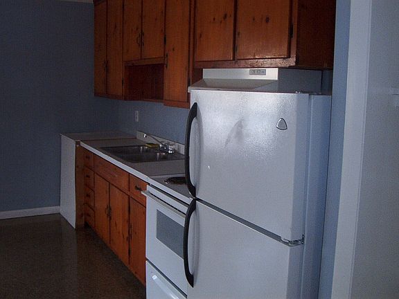 4th image of 21914 Belgrade Ave