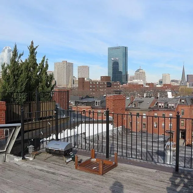 Building Photo - 533 Massachusetts Ave #5