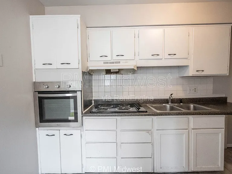 5820 Grandview Dr — Photo 10
