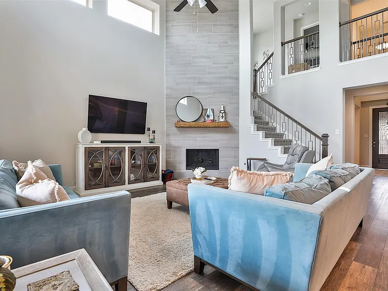 2810 Bluesage Bluff Dr — Photo 14