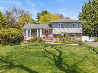 27 Bea Ave, East Northport, NY