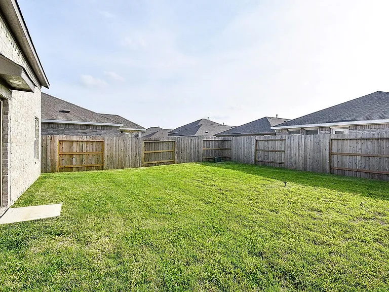 3045 Fantasy Terrace Dr — Photo 26