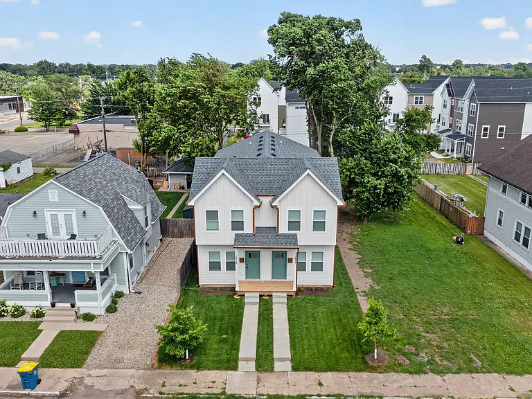 2439 Guilford Ave — Photo 31