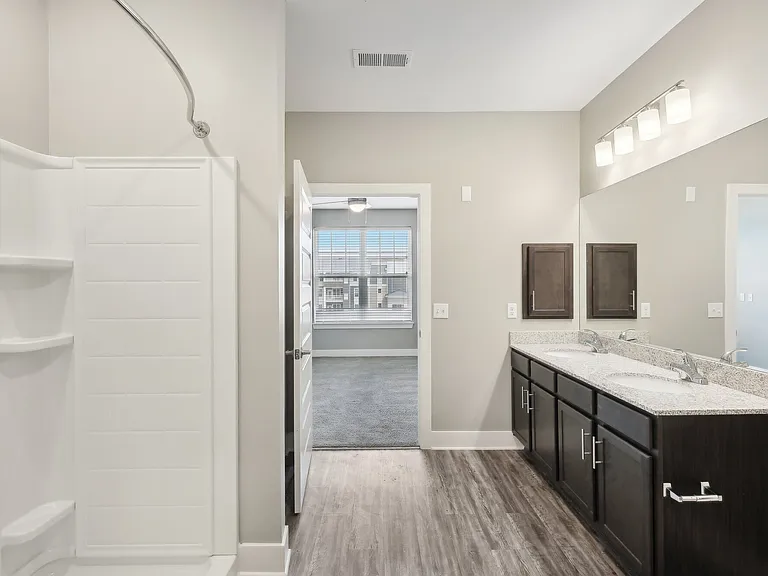 Bonavia Luxury Apartments — Photo 31