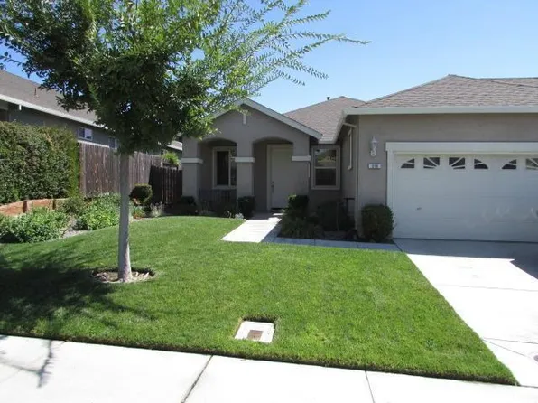 210 Waters Edge Dr, Waterford, CA 95386