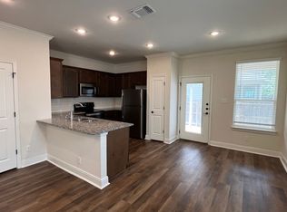 Lynwood Village Townhome - Move-in Ready, San Antonio, TX 78245