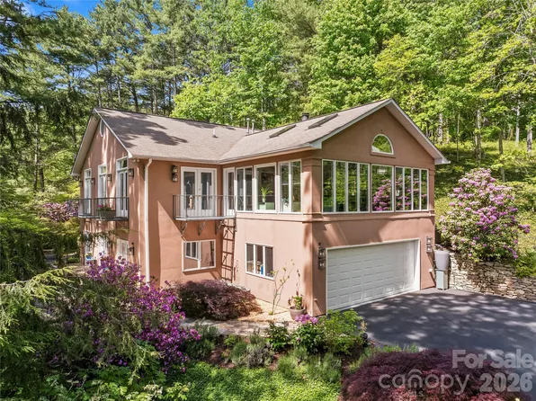 200 Robinhood Rd, Asheville, NC 28804