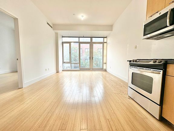 2nd image of 177 Concord St #3G