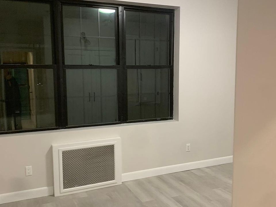 1st image of 29 Gillmore St #1