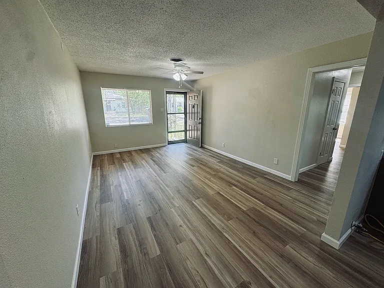 510 Kern Rd — Photo 18