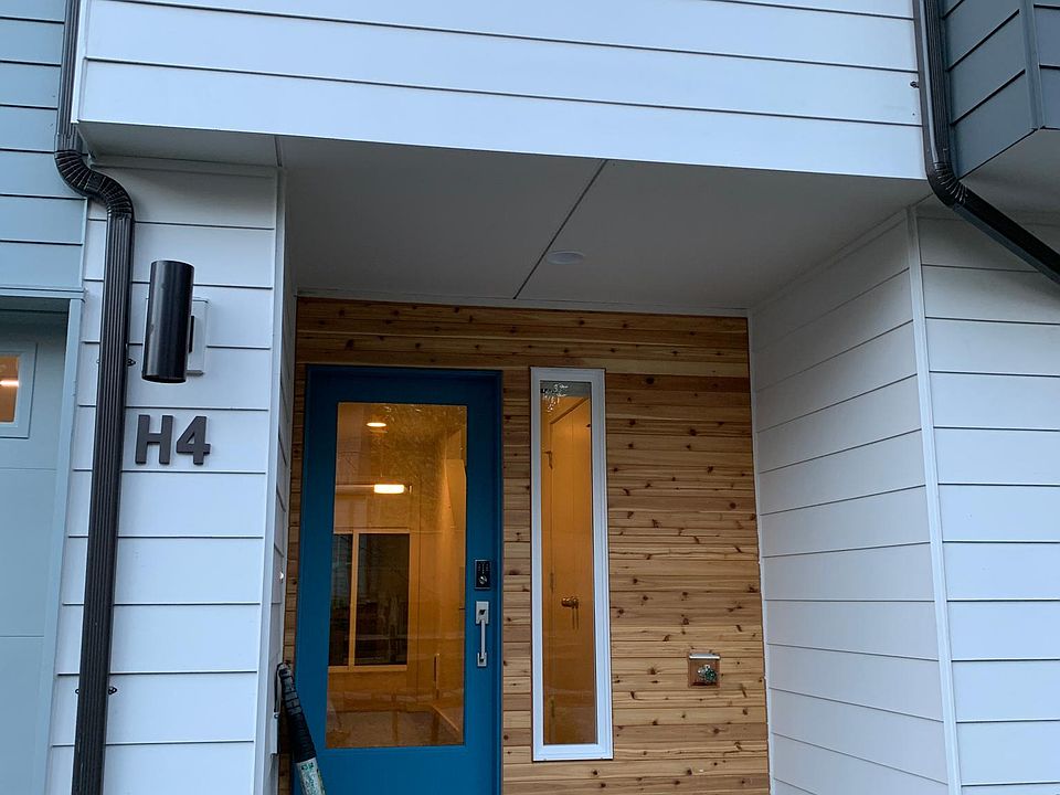 1st image of 13706 Manor Way #H4