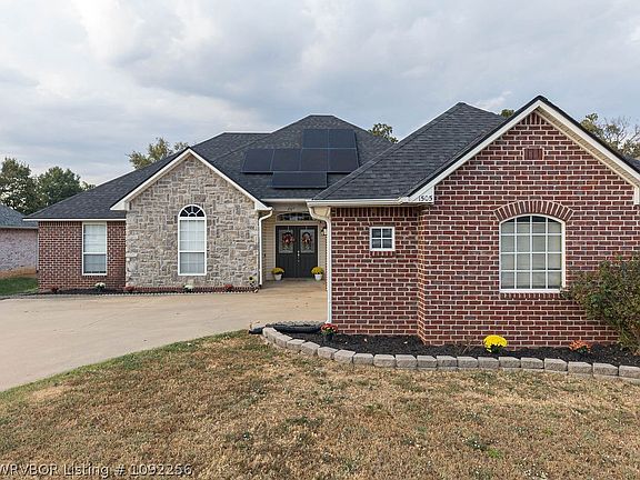 4th image of 1505 Quebec Dr