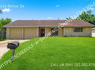 2414 Bayou Dr, League City, TX 77573