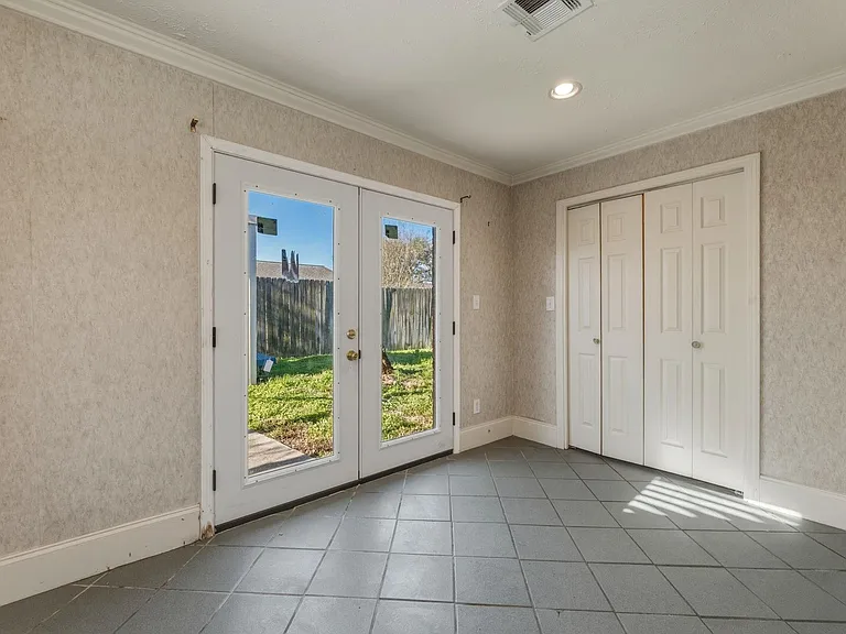 5211 Court Rd — Photo 4