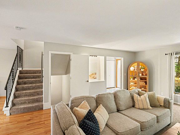 5th image of 134 Birnamwood Dr