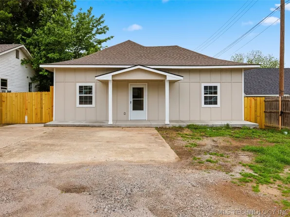 921 N Highland St, Ada, OK 74820