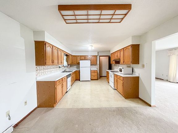 4th image of 103 Lincoln Ave
