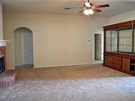 5th image of 1509 Paint Brush Dr