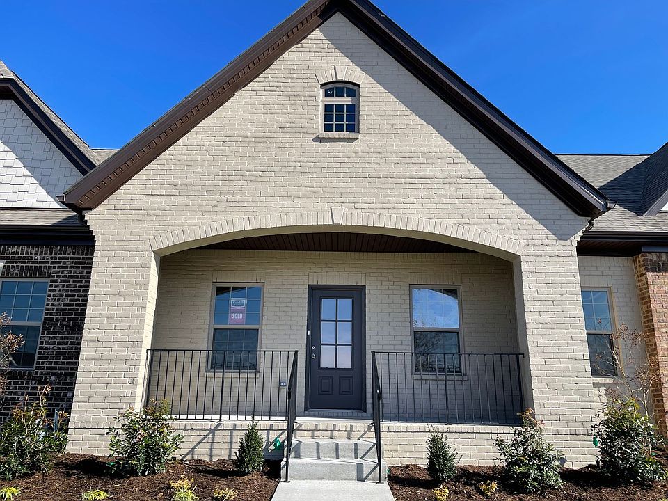 1st image of 818 Griff Ln #132