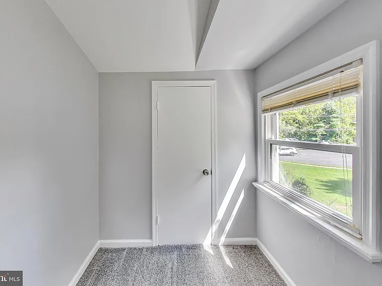 6641 Barrett Rd — Photo 33