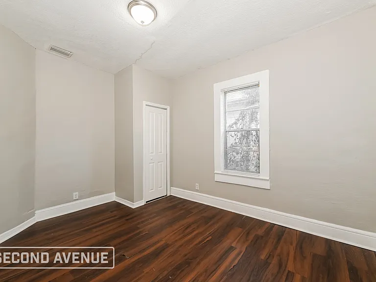 1548 W 23rd St — Photo 10