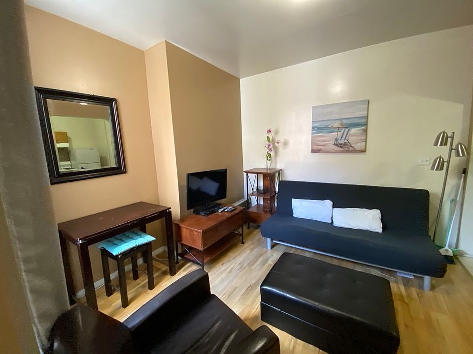 2nd image of 120 Stanhope St #2