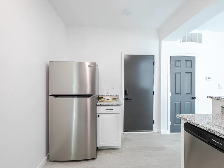 2620 May St #4 — Photo 4